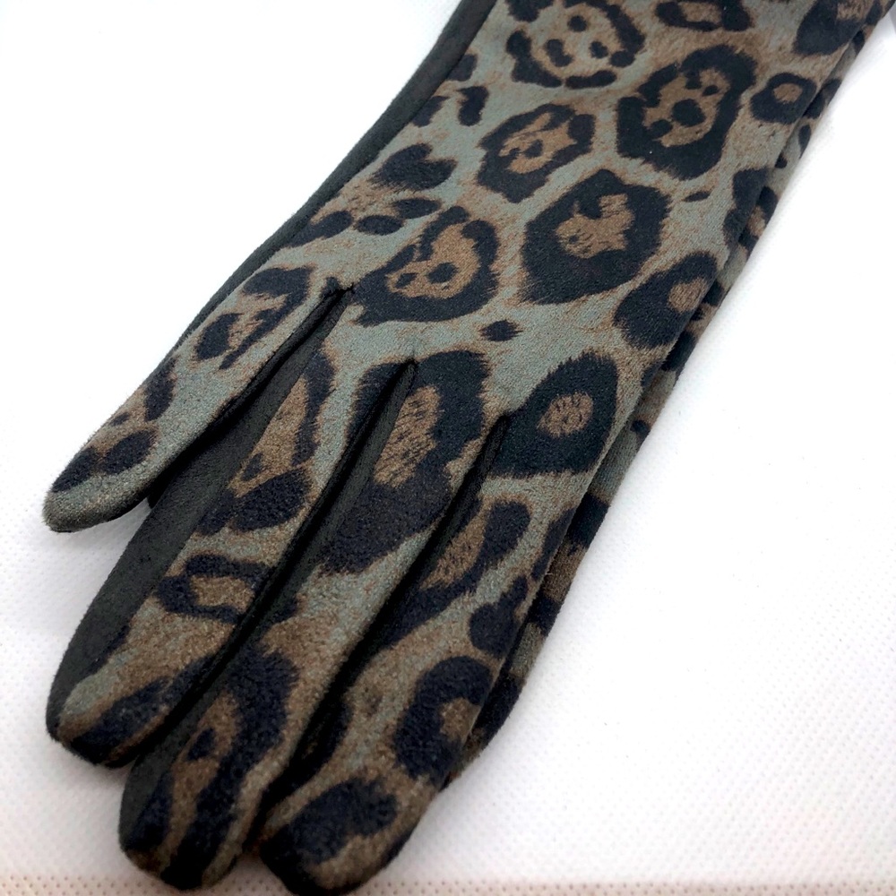 Leopard Gloves